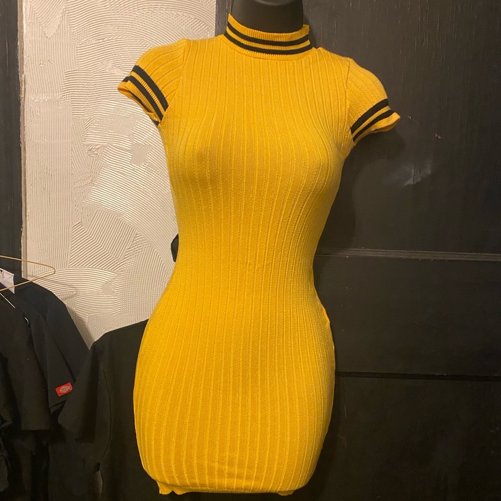 NWOT Keyhole dress